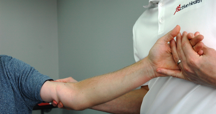 The Difference Between Golfer’s Elbow and Tennis Elbow